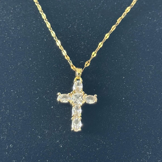 Collier croix de brillance