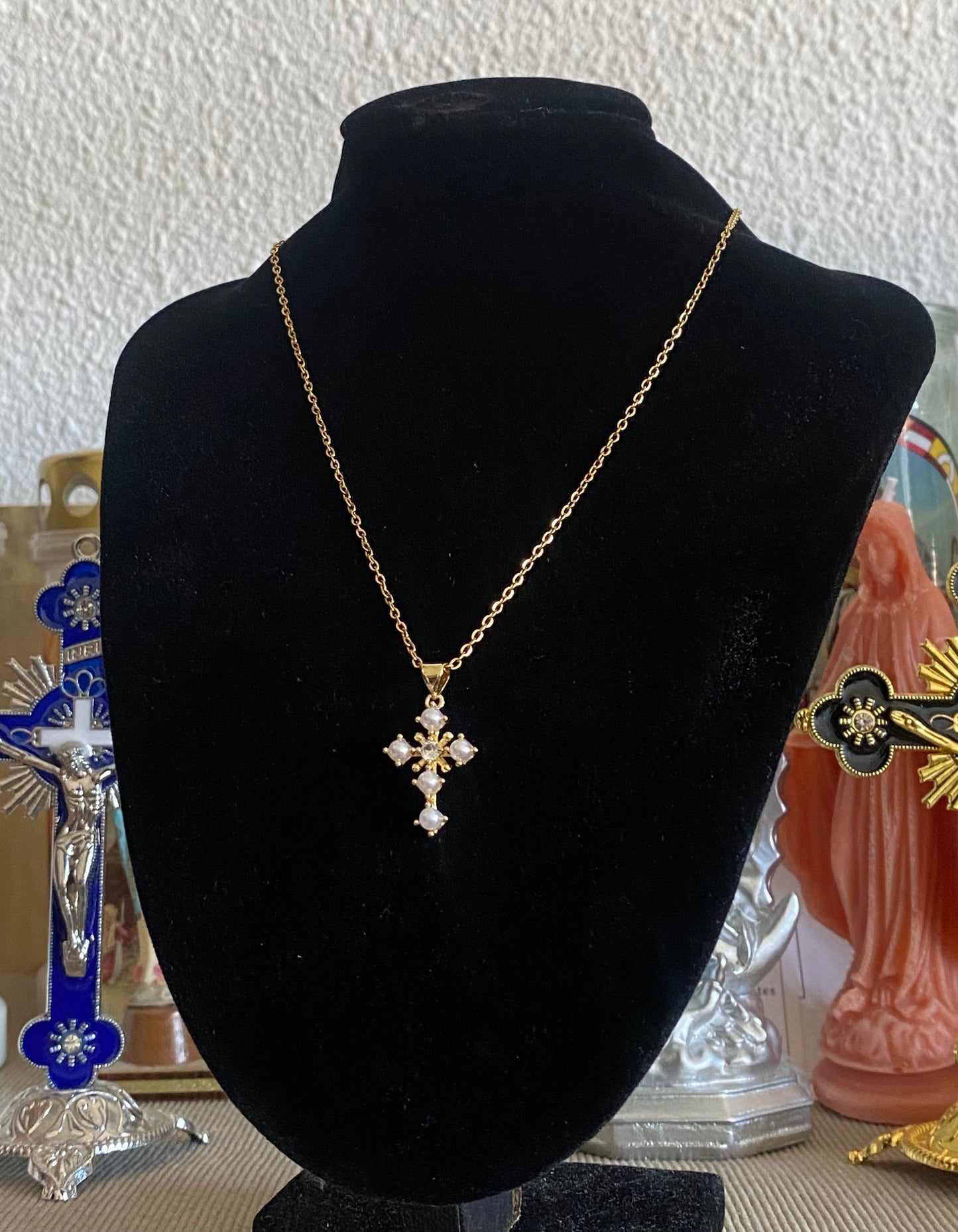 Collier croix de perle